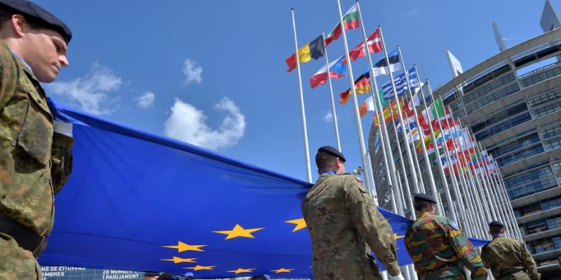 Європа не втомлюється озброювати Україну