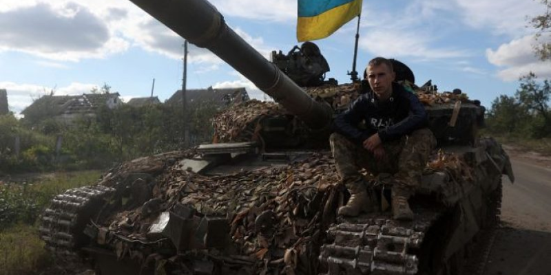 The Ukrainian Armed Forces took the main logistics routes from Crimea under fire control