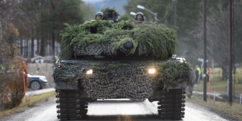 Перші танки Leopard і Challenger прибудуть в Україну в березні