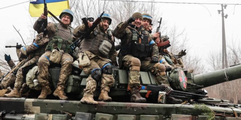 Повітряні удари Росії неефективні: українці ще менше схильні до територіальних поступок, ніж сім місяців тому