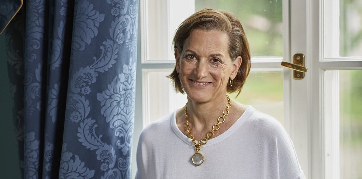 “It doesn’t work that way”: Anne Applebaum on idea of “at least some peace”