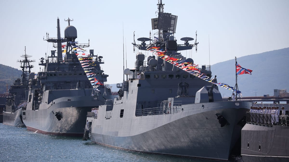 Russia withdraws fleet from Crimea. PHOTO