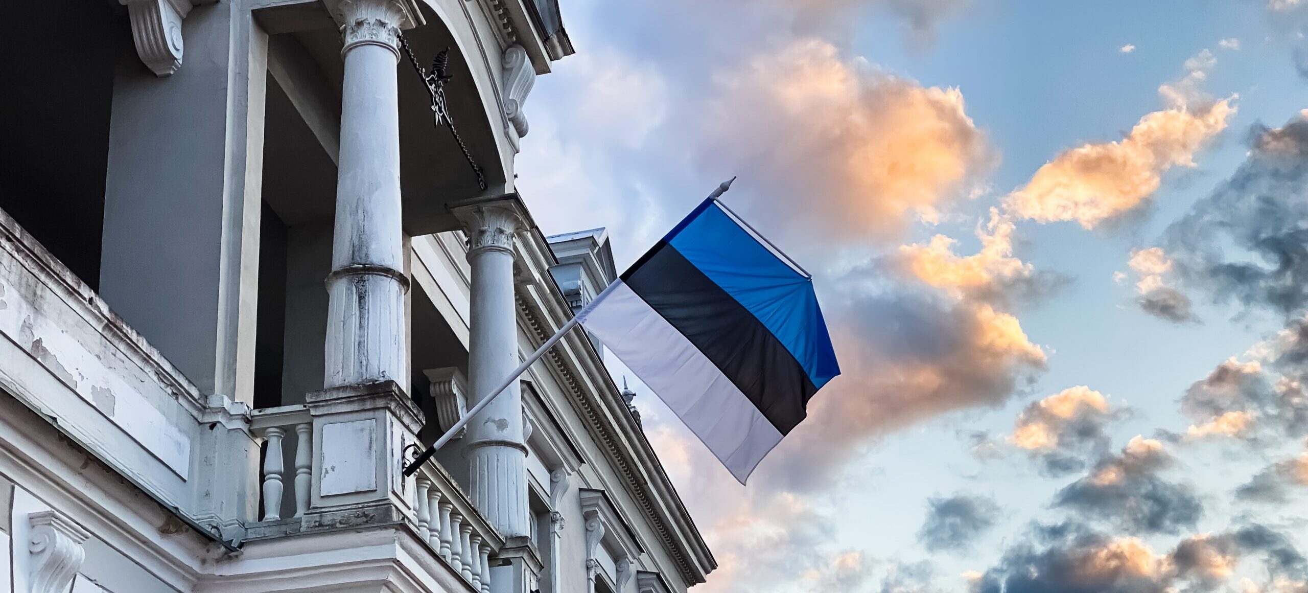 Estonia detains 10 Russian agents