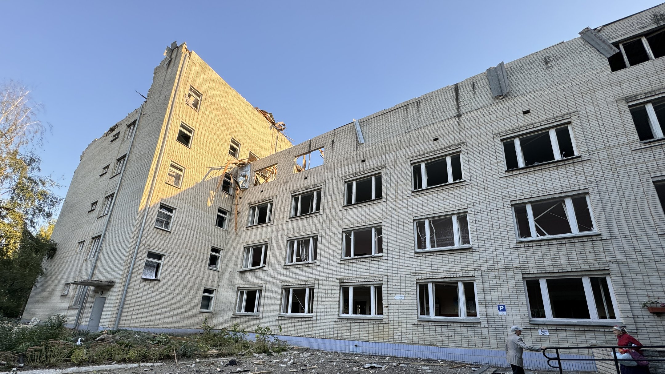 Russians drop a bomb on nursing home for the elderly in Sumy