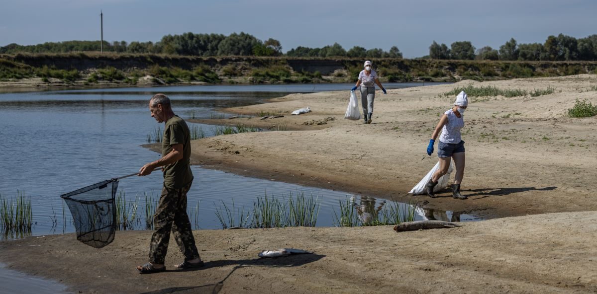 Russia poisons Ukrainian rivers: is Kyiv at risk?